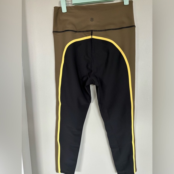 Sage Collective Highline High Rise 7/8 Legging - Picture 3 of 5